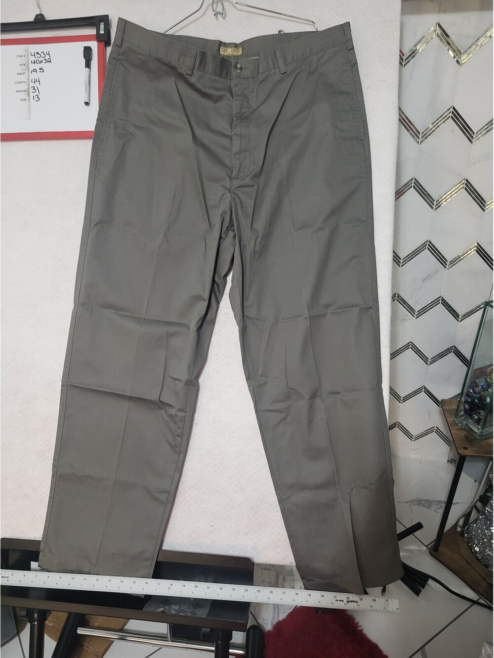 Classic Fit Men's Khaki Pants Size 40x32
